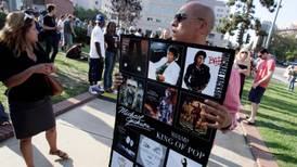 Fans de Michael Jackson demandan a presuntas víctimas de abusos del 'Rey del Pop'