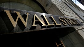 Wall Street marca récords por acuerdo de Apple