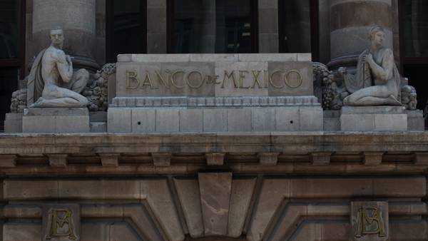 Banco de México recorta su previsión de PIB para 2021 a 5.4%