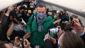 Rusia desafía a Occidente: encarcela a Navalny, principal opositor a Putin, durante 30 días