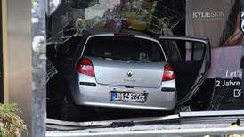 Conductor atropella a peatones en Berlín; hay al menos 1 muerto y 9 heridos