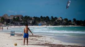 Alerta en Quintana Roo por llegada de 'ola' de 500 mil toneladas de sargazo