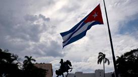 Discuten a puerta cerrada cambios a la constitución de Cuba