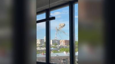 (VIDEOS) Rusia destruye torre de televisión en Ucrania; reportan hackeos a canales