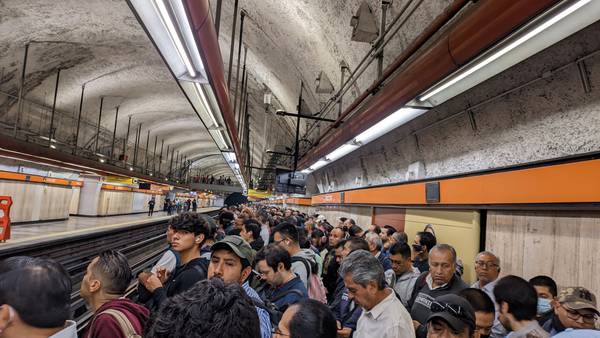 ‘Es un caos’ la línea 7 del Metro CDMX: ¿Por qué los trenes tardan en pasar hasta 20 minutos?