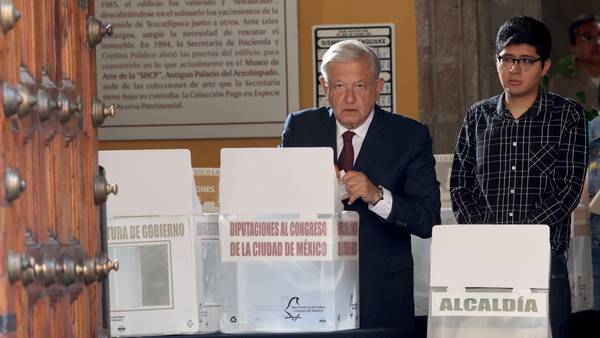 AMLO vota en las elecciones 2024 en México: ‘Lo que diga mi dedito’, dice