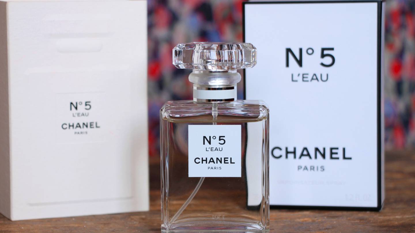 Chanel No. 5: La fragancia que nació en un orfanato y continúa siendo  icónica a 100 años de su creación – El Financiero