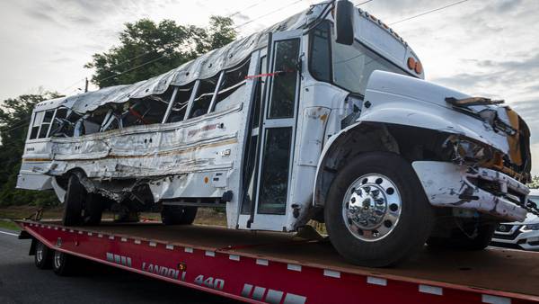 Mueren 8 mexicanos tras choque de camión en Florida; hay 7 heridos, confirma Cancillería