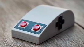 ¿Gamer nostálgico? Este mouse inspirado en el NES no puede faltar en tu oficina