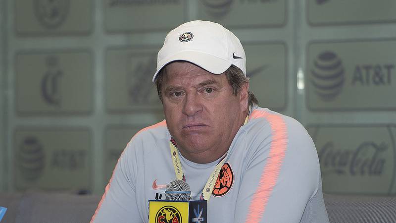 Miguel Herrera podría lograr una marca negativa ante Lobos BUAP