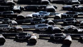 México pierde ‘primer round’: juez desestima demanda contra fabricantes de armas de EU
