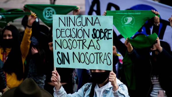 El Salvador: Dan 50 años de cárcel a mujer que tuvo un aborto