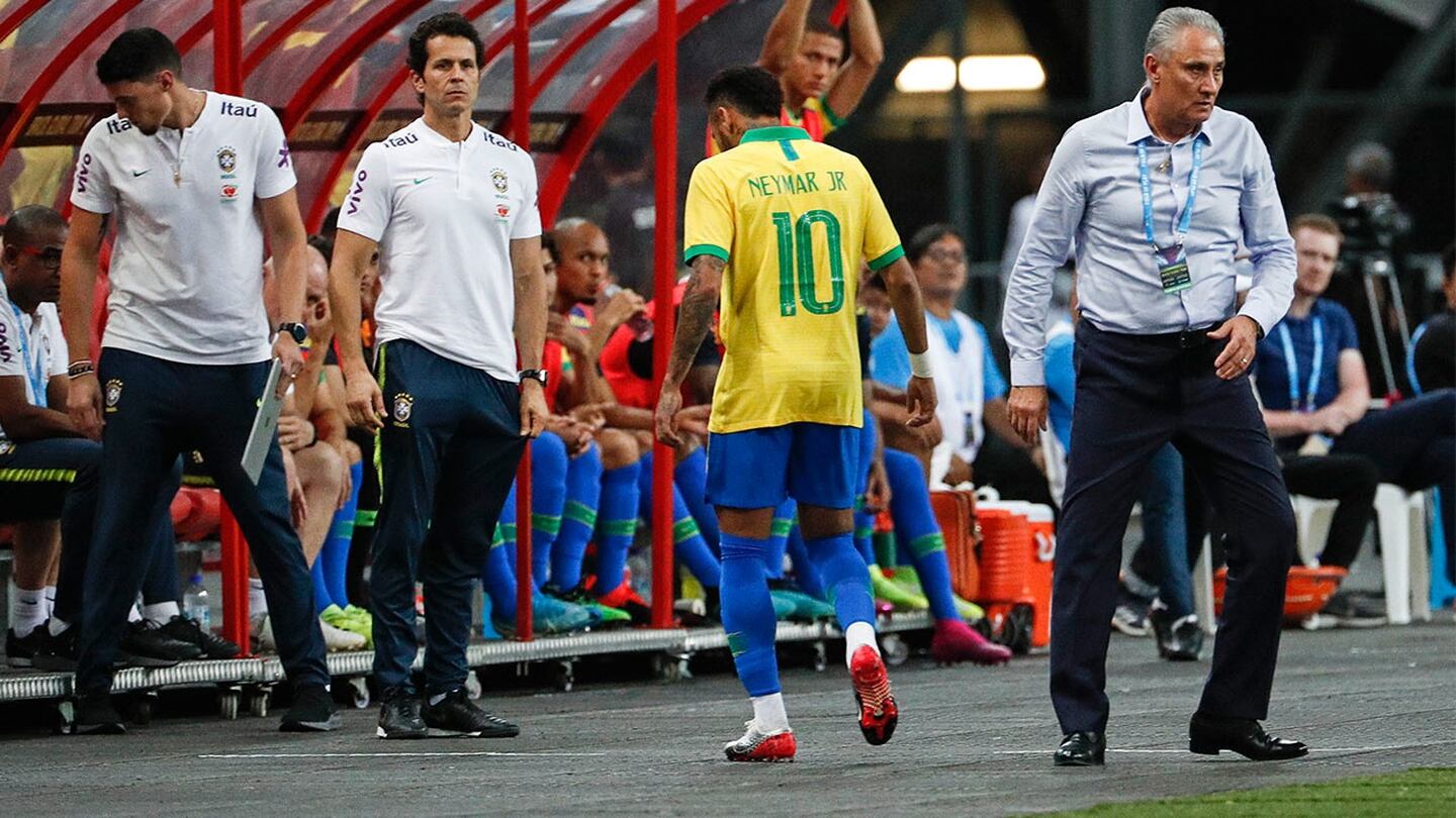 El tiempo que estará fuera Neymar por su lesión con Brasil