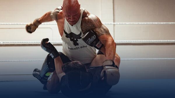 The Rock presume entrenamiento extremo para nueva película como estrella del UFC