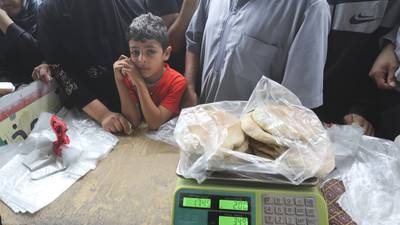 Guerra Israel-Hamás: Civiles saquean almacenes de alimentos de la ONU en Gaza ante desesperación