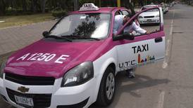 AMLO y Sheinbaum iniciarán entrega de créditos a taxistas, meseros y tianguistas de la CDMX el 19 de junio