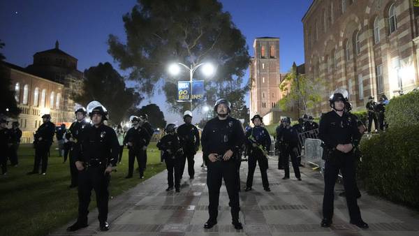 Solidaridad por Gaza: Policía desmantela campamento de protesta propalestino en la Universidad de California