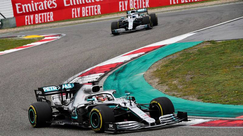 ¡Mercedes domina el GP de China y Hamilton se lleva la carrera 1,000 de la Fórmula 1!