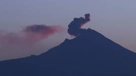 Popocatépetl ‘cautiva’: Captan paso de estrella fugaz mientras registra 2 explosiones (Video)
