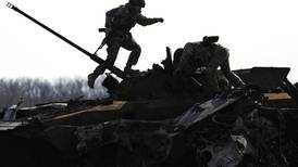 Rusia lanza misil contra estación de tren en Ucrania; mueren 50 personas