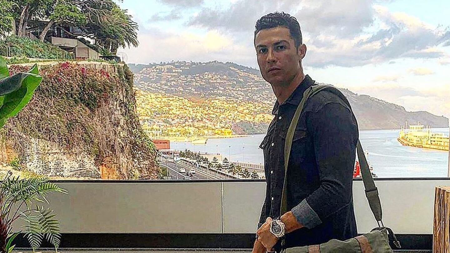 Asaltaron la casa de Cristiano Ronaldo para robarle una camiseta firmada