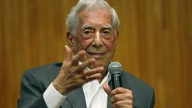 Mario Vargas Llosa es dado de alta por COVID: ‘Ya está recuperado’, confirma su hijo 