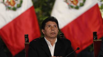 Perú, en llamas: Vicepresidenta, canciller y oposición acusan ‘autogolpe de Estado’ de Pedro Castillo