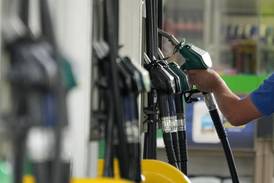 ¿Por qué la gasolina está tan cara? Spoiler: No es solo por el precio del petróleo