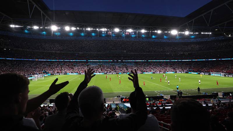 UEFA infestigará lo sucedido con los aficionados ingleses (Reuters)