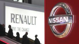 Nissan quiere relación 'de igual a igual' con Renault tras despido de Carlos Ghosn como presidente 