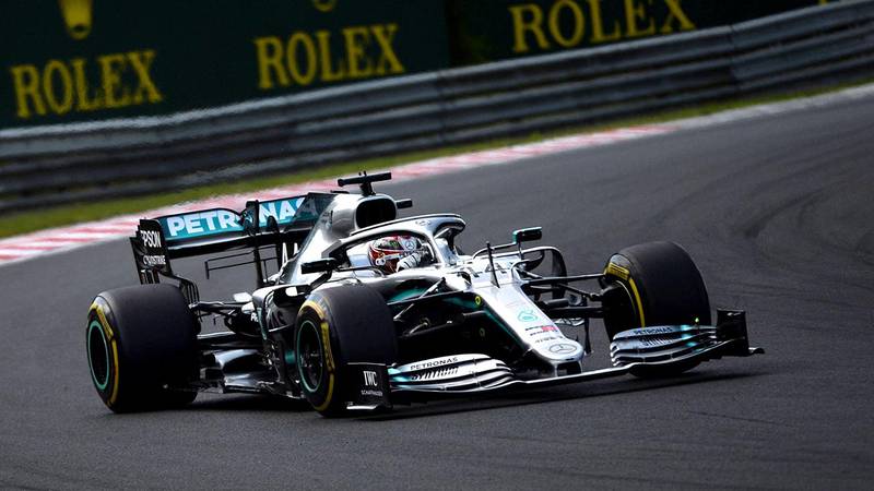 ¡Hamilton superó en duelo de estrategias a Verstappen y se llevó el GP de Hungría!