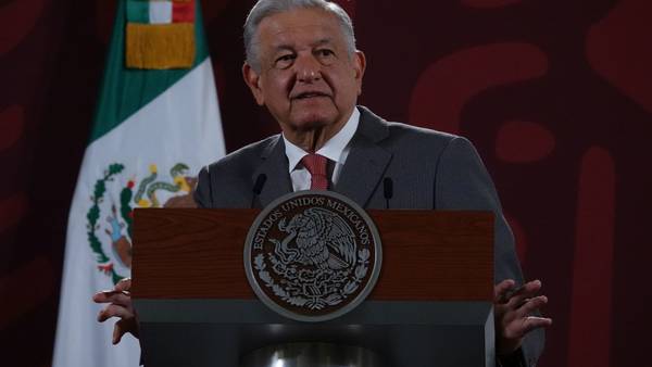 AMLO lanza amenaza a Vitol: Se quedará sin operaciones en México si no aclara sobornos a Pemex 