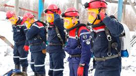 Incendio en mina en Rusia deja al menos 14 muertos y decenas de trabajadores atrapados
