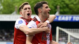 ‘La opción A es seguir aquí en Feyenoord’; Santi Giménez se emociona con jugar Champions