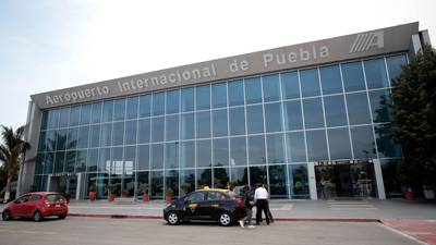 Volcán Popocatépetl: Aeropuerto de Puebla reanuda operaciones tras suspender vuelos