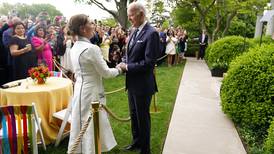 Beatriz Gutiérrez Müller, la invitada de lujo a ‘pachanga’ de Biden por el 5 de mayo