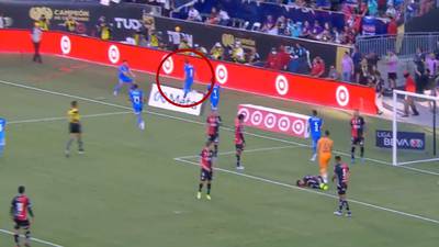 ¡Qué manera de estrenar el 9! Santiago Giménez empata el marcador en la Súper Copa de la Liga MX | VIDEO