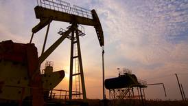 La demanda mundial de petróleo comenzará a bajar a partir de 2030, estima la AIE