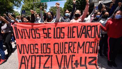 Caso Ayotzinapa: Fiscalía libera 83 órdenes de captura vs. militares y miembros de Guerreros Unidos