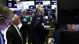 BMV cierra al alza; Wall Street ‘resbala’ ante panorama de política monetaria global