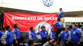 Volkswagen libra la huelga: Trabajadores aceptan alza salarial del 11% en la tercera votación