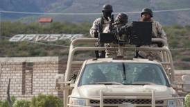 Guardia de AMLO persigue migrantes mientras la violencia de los cárteles aumenta