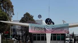 Volkswagen llama a revisión autos en México con llantas Continental