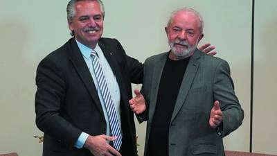 Lula ya alista a su equipo; Bolsonaro, en silencio