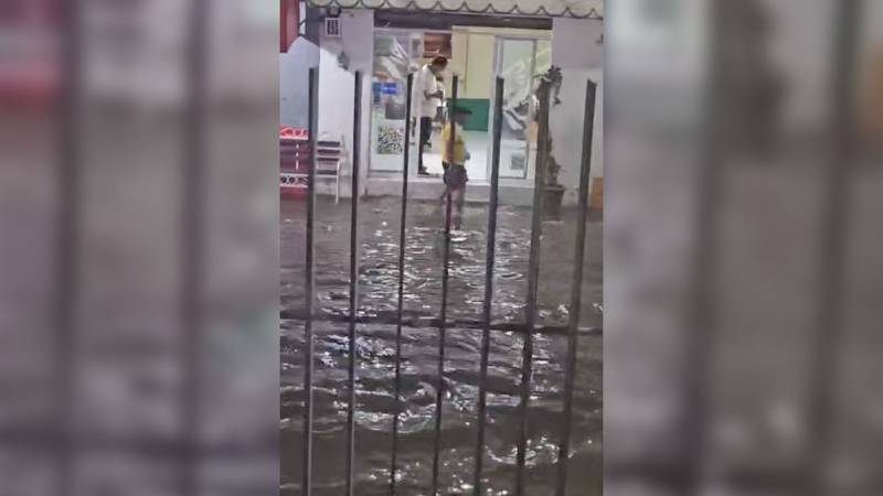 Vecinos del municipio de Tultitlán reportaron una mega fuga de agua.