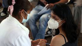 Baja California anuncia vacunación COVID para adolescentes de 13 años