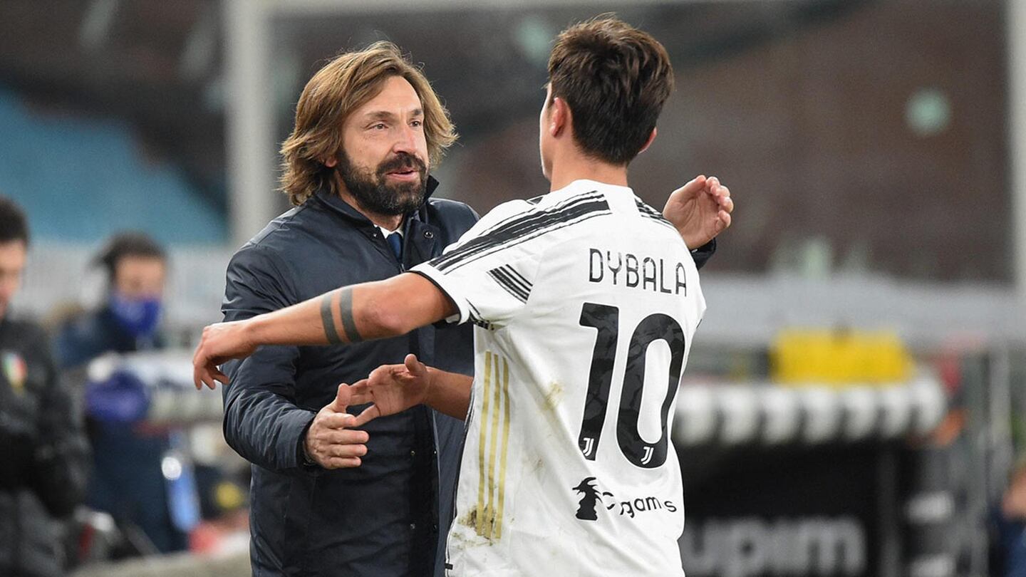 Andrea Pirlo no ve conveniente que Dybala pase por el quirófano (Reuters)