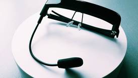 Estos lentes ayudan a personas con discapacidad a usar la tecnología