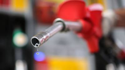 Regulador oficializa caducidad de 69 permisos de comercialización de hidrocarburos