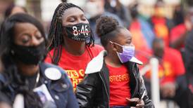 'Por favor, ¡limpien mis ojos!': niña afroamericana a un policía de NY que usó gas pimienta contra ella